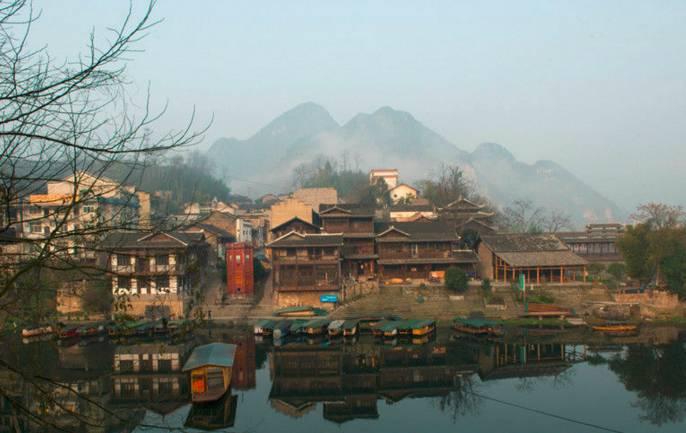 摆动小圆球